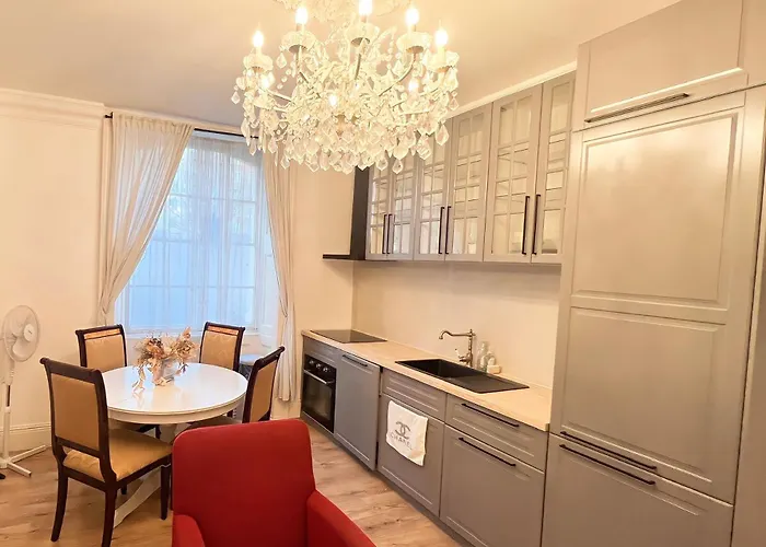 Hyde Park Luxe Suite